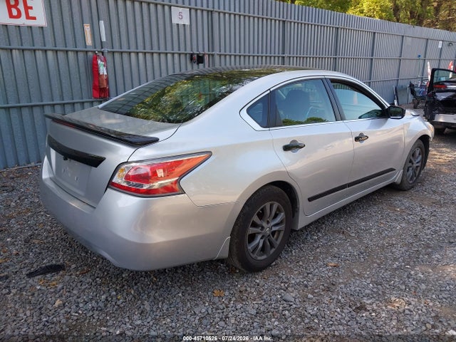 2015 Nissan ALTIMA 2.5 S — фото 4