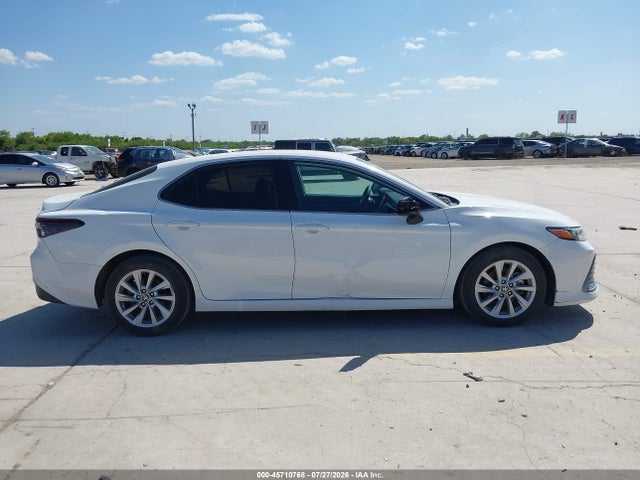 2022 TOYOTA CAMRY LE 13