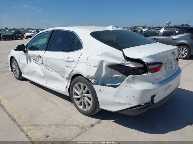 2022 TOYOTA CAMRY LE 3