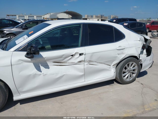 2022 TOYOTA CAMRY LE 6