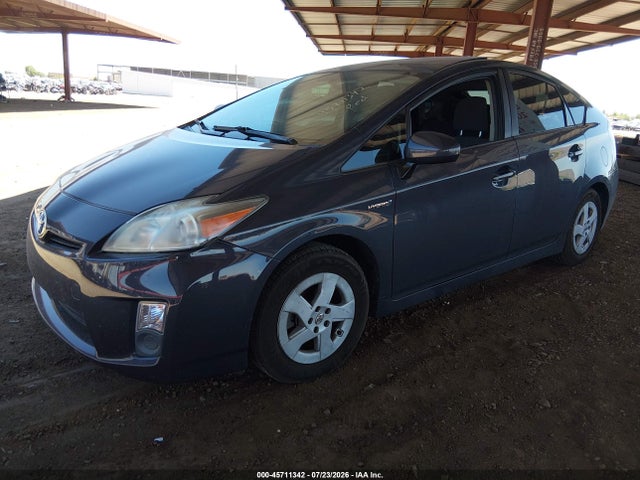 2010 Toyota PRIUS III — фото 2
