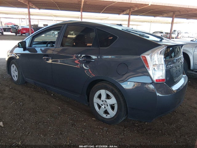 2010 Toyota PRIUS III — фото 3