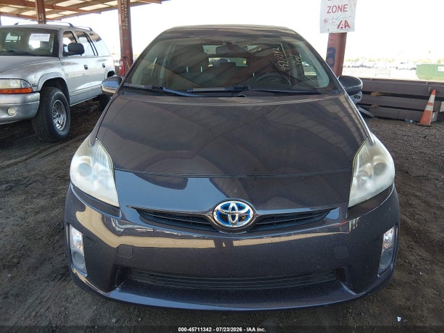 2010 Toyota PRIUS III — фото 6