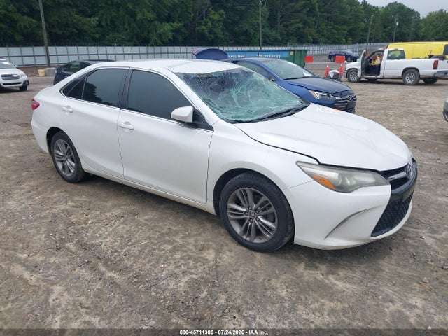 2015 TOYOTA CAMRY SE