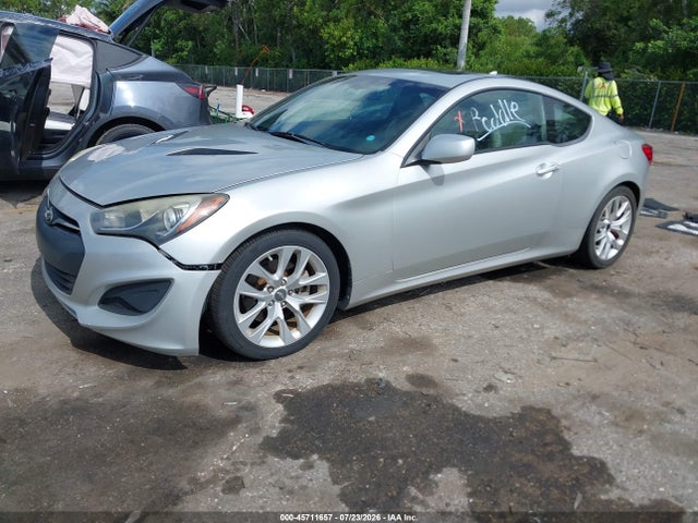 2013 Hyundai GENESIS 2.0T PREMIUM — фото 2