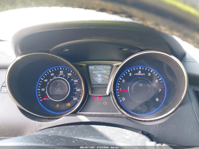 2013 Hyundai GENESIS 2.0T PREMIUM — фото 7