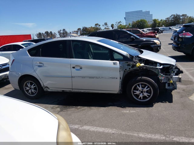 صورة مصغرة 14 لـ 2011 Toyota PRIUS THREE