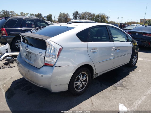 2011 Toyota PRIUS THREE — фото 4