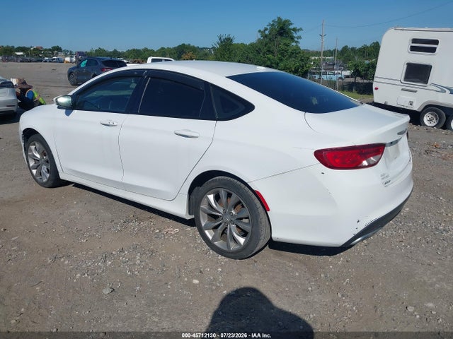 صورة 3 لـ 2015 Chrysler 200 S