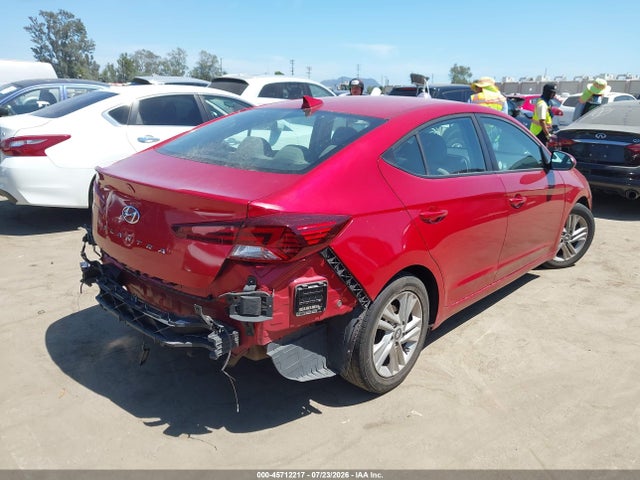 2020 HYUNDAI ELANTRA SEL 4