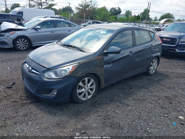 2012 Hyundai ACCENT SE — фото 2