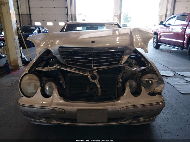 2001 Mercedes-BENZ E 320 照片 12