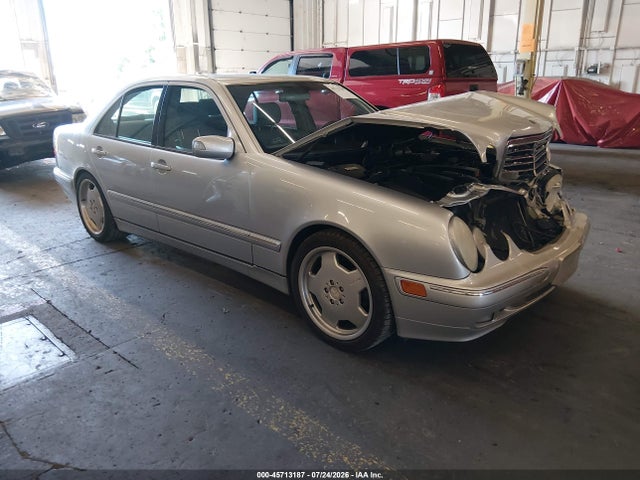 2001 MERCEDES-BENZ E 320 