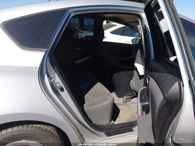 صورة 8 لـ 2012 Toyota PRIUS TWO