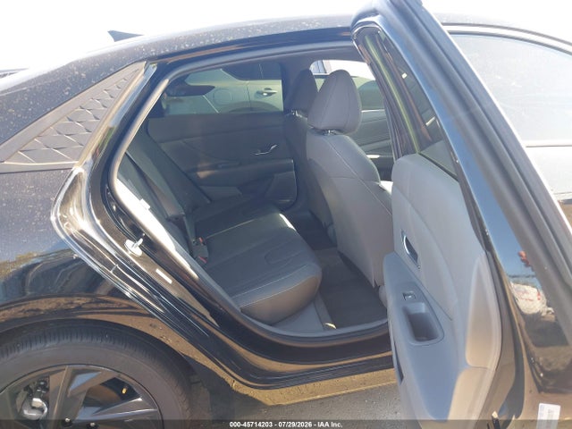 صورة 8 لـ 2026 Hyundai ELANTRA SEL SPORT