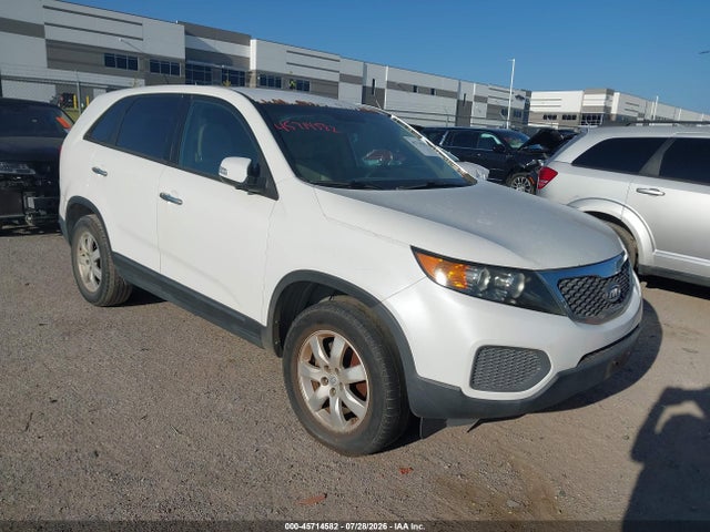 2011 KIA SORENTO LX