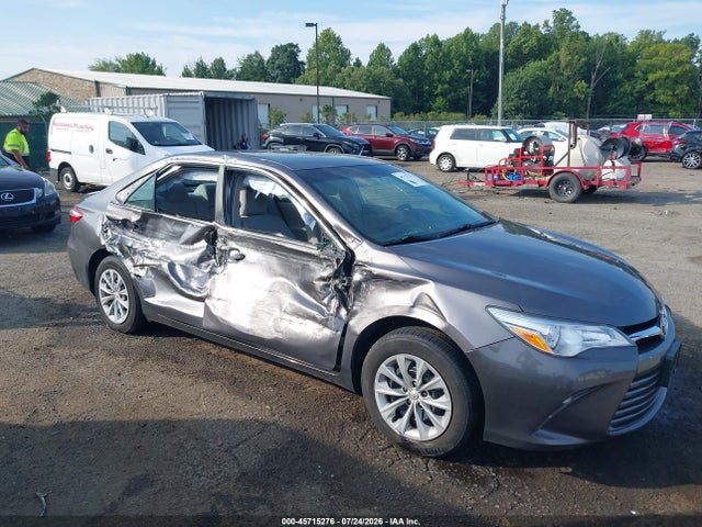 2016 TOYOTA CAMRY LE