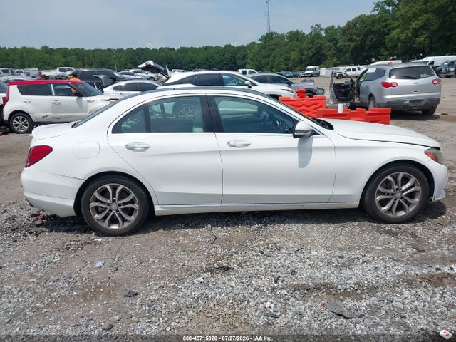 صورة 13 لـ 2016 Mercedes-BENZ C 300