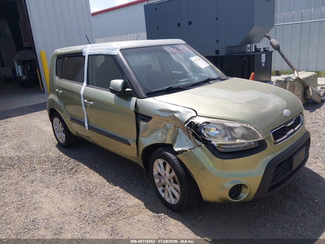 2013 KIA SOUL +