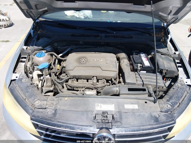 صورة 10 لـ 2015 Volkswagen JETTA 1.8T SE