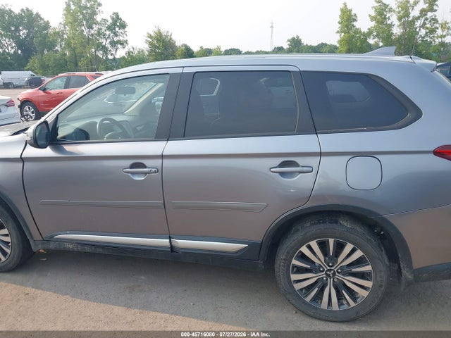 2019 MITSUBISHI OUTLANDER SE 11