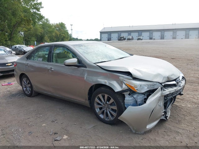 2016 TOYOTA CAMRY XLE
