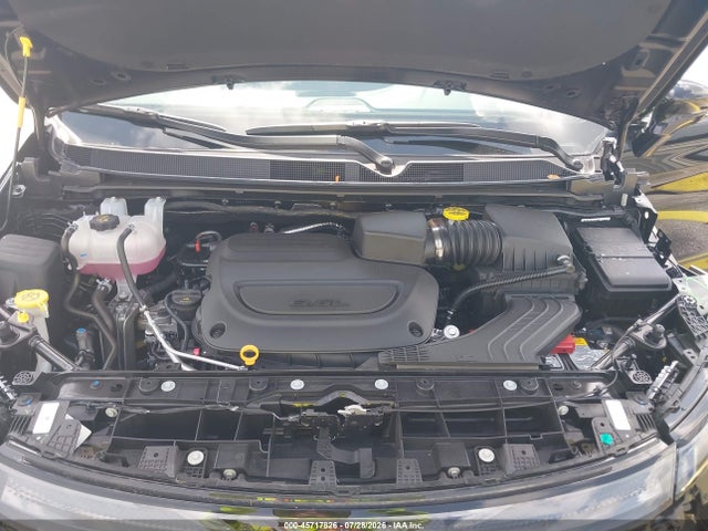صورة 10 لـ 2027 Chrysler PACIFICA