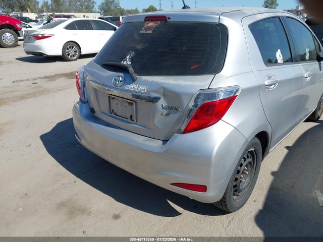 2012 Toyota YARIS LE 缩略图 12