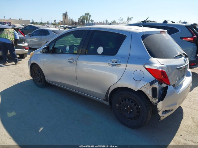 2012 Toyota YARIS LE photo 3