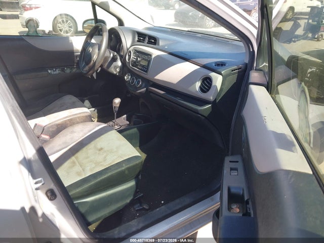 2012 Toyota YARIS LE photo 5
