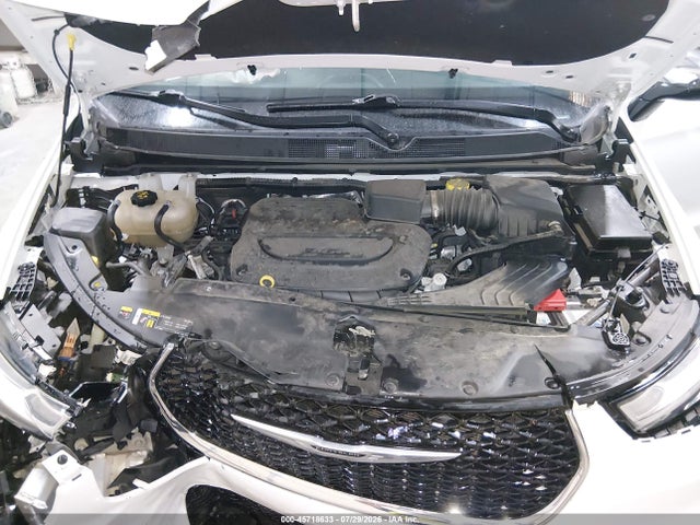 2023 CHRYSLER PACIFICA LIMITED 10