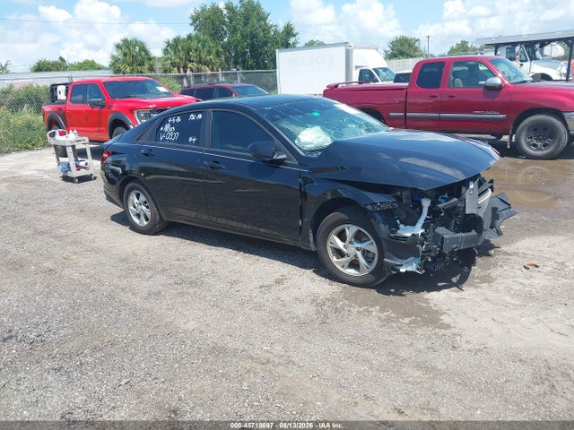 2023 HYUNDAI ELANTRA SE