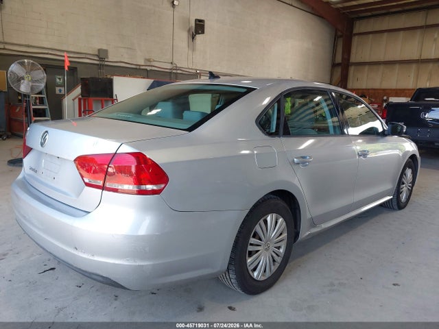 صورة 4 لـ 2014 Volkswagen PASSAT 2.5L S
