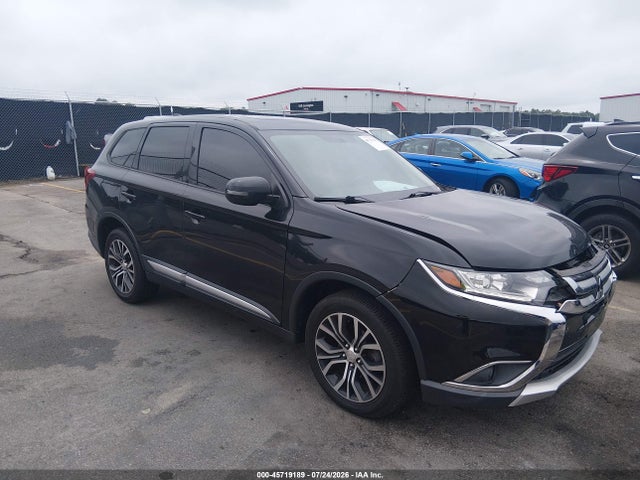 2018 MITSUBISHI OUT SE