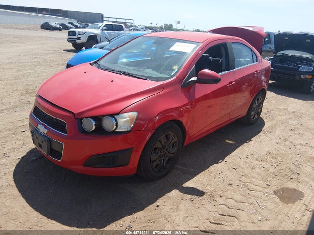 2013 Chevrolet SONIC LT AUTO 照片 2