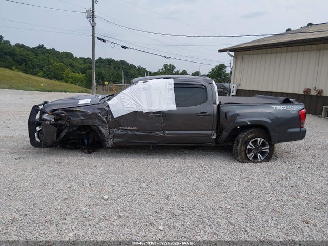 2017 Toyota TACOMA TRD SPORT 照片 15