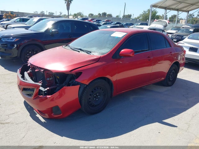 2013 Toyota COROLLA LE 照片 2