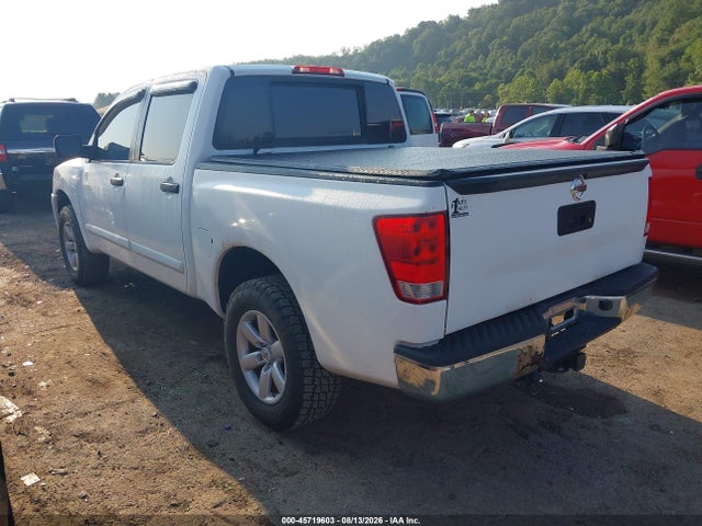 صورة 3 لـ 2013 Nissan TITAN SV