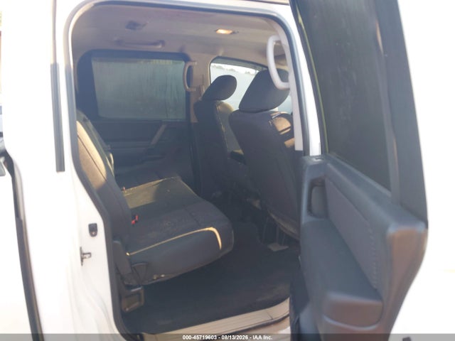 صورة 8 لـ 2013 Nissan TITAN SV