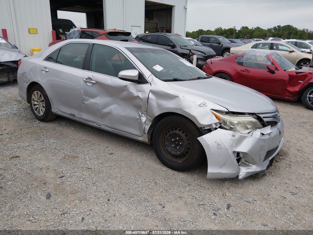 2013 TOYOTA CAMRY LE