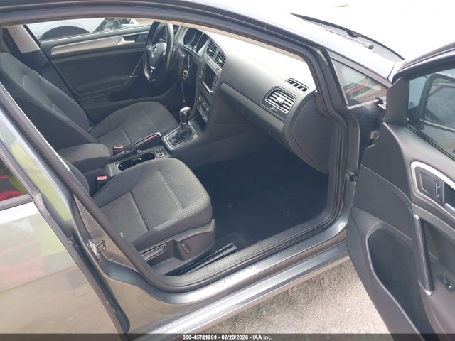 صورة 5 لـ 2016 Volkswagen GOLF TSI S 4-DOOR