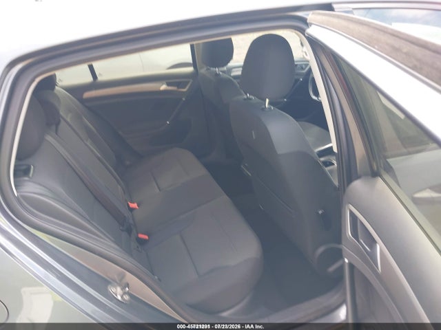 صورة 8 لـ 2016 Volkswagen GOLF TSI S 4-DOOR