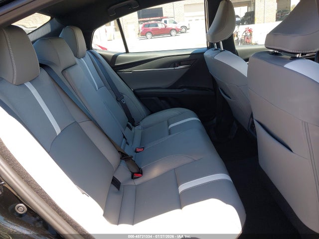 2026 TOYOTA CAMRY SE 8