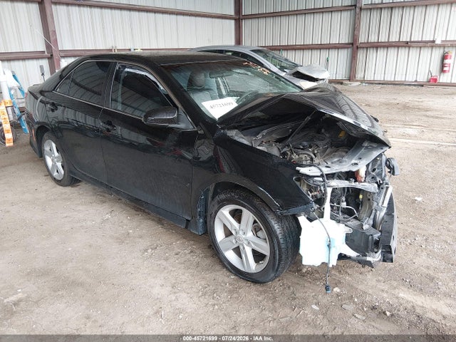2012 TOYOTA CAMRY SE