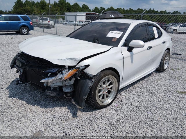 2018 TOYOTA CAMRY XSE 2