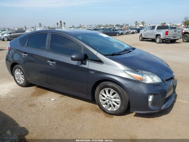 2014 TOYOTA PRIUS 