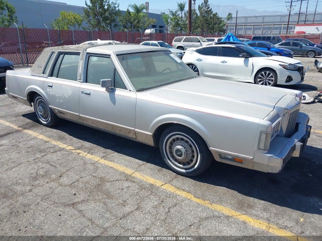 1985 LINCOLN TOWN CAR 