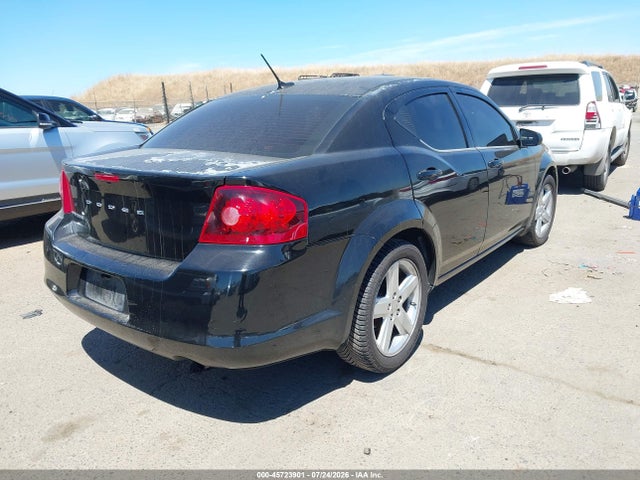 2013 Dodge AVENGER SE photo 4