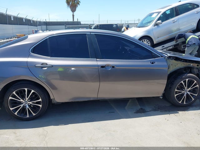 2019 TOYOTA CAMRY SE 14