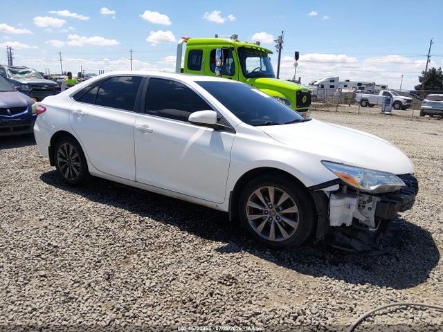 2015 TOYOTA CAMRY XLE